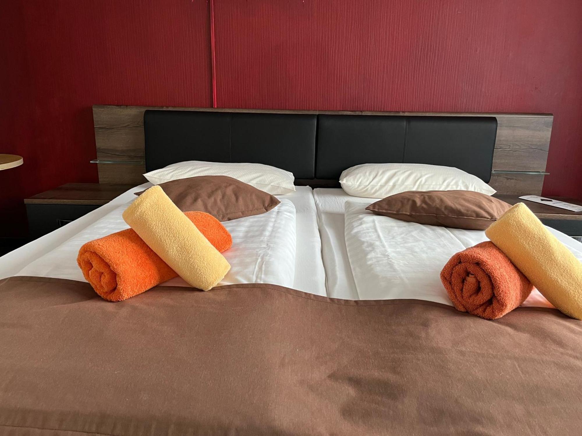 Hotel Filoxenia Бутьядинген Экстерьер фото
