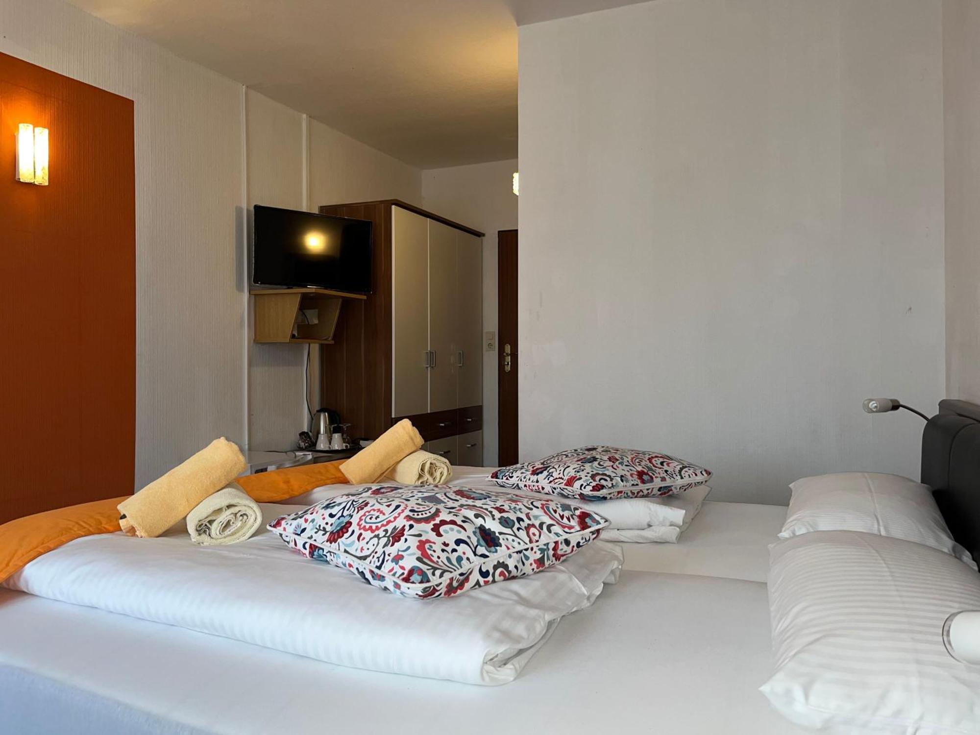 Hotel Filoxenia Бутьядинген Экстерьер фото